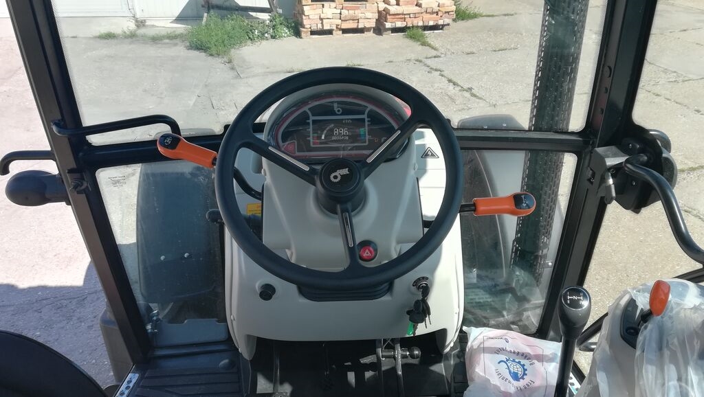  Traktor na kolesih Traktor BASAK 2110